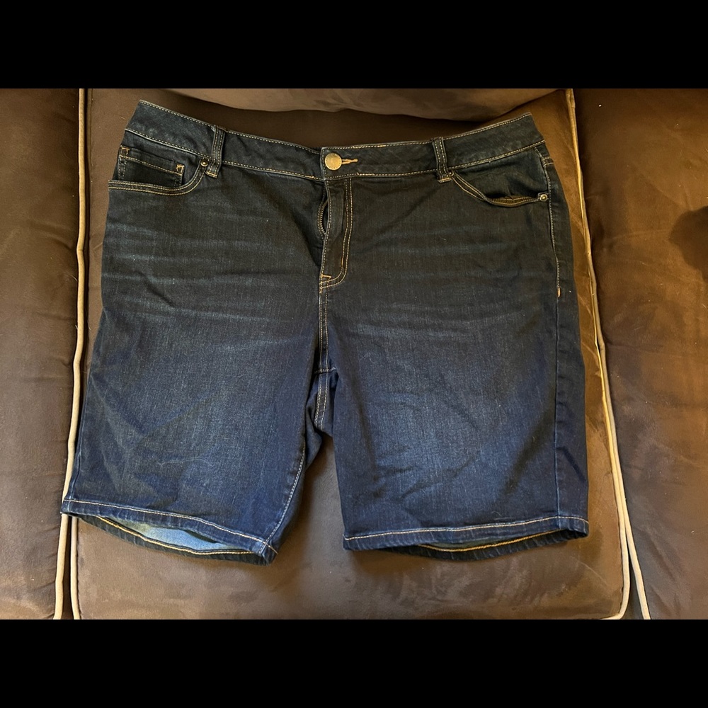 Lane Bryant size 20 Bermuda shorts